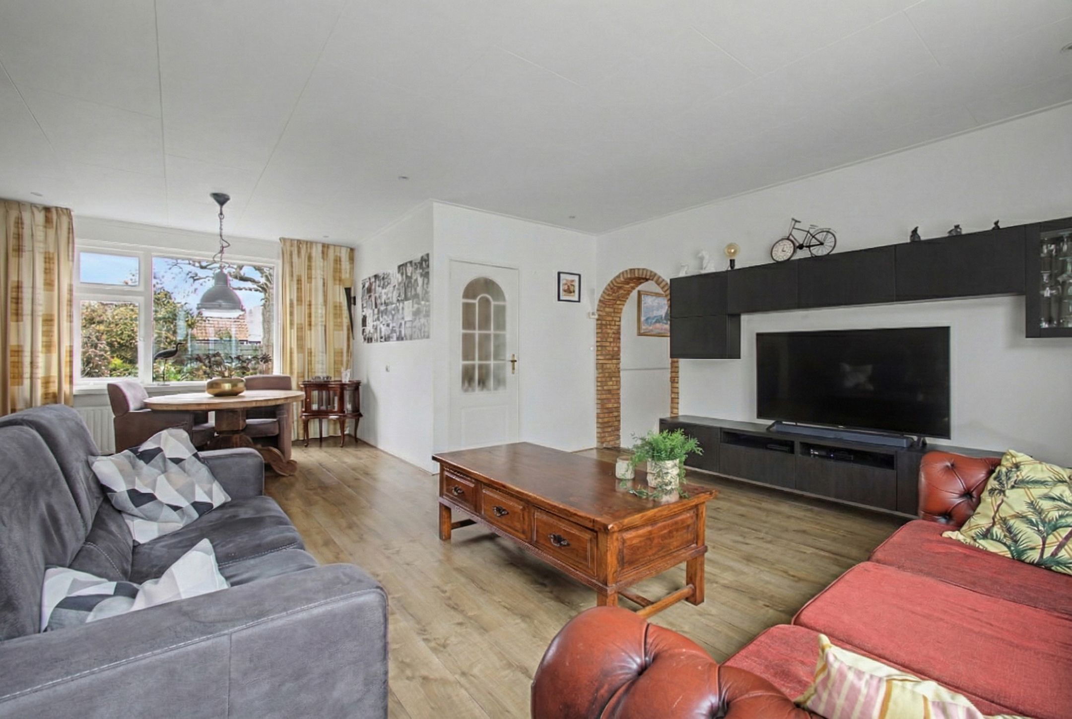 Photo 9 of Huijssenstraat 6