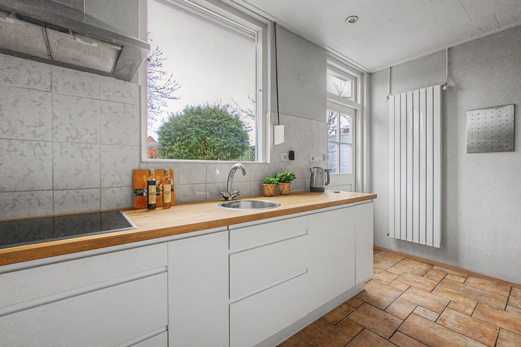 Photo 18 of Huijssenstraat 6