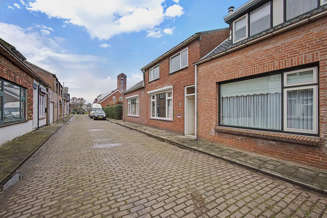 Photo 37 of Huijssenstraat 6