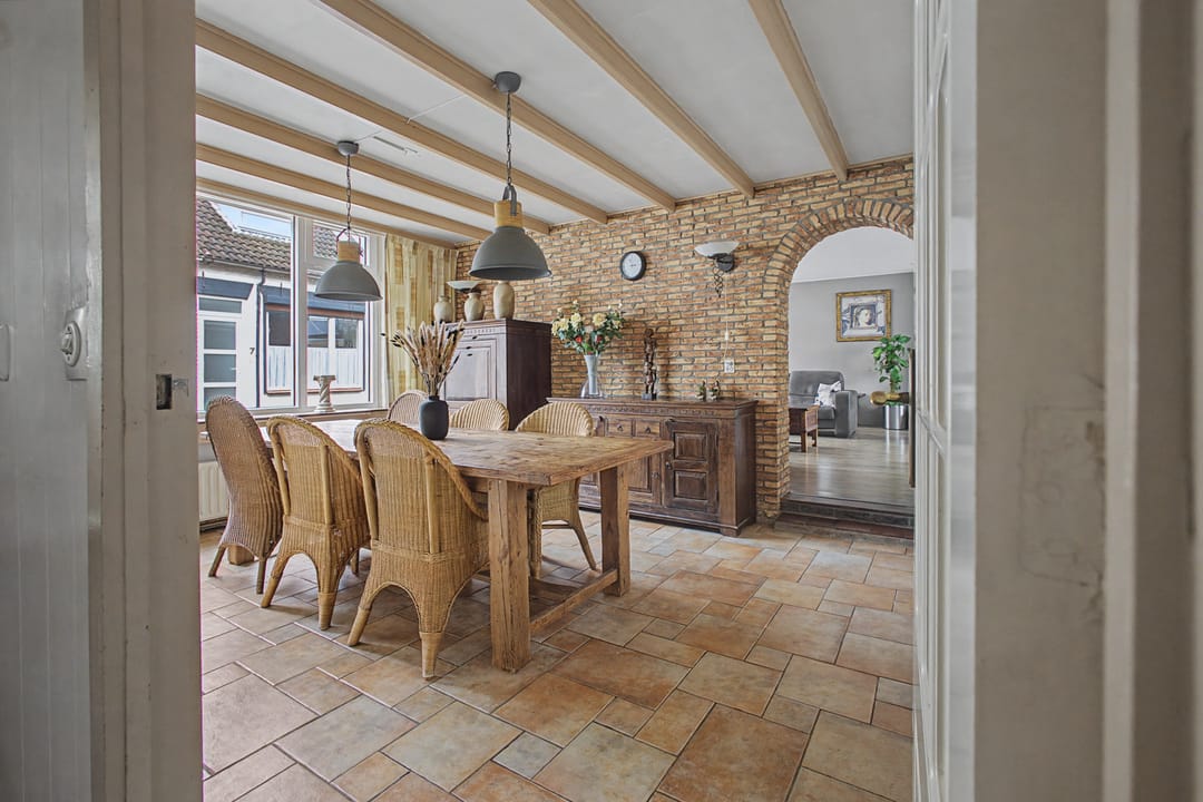 Photo 2 of Huijssenstraat 6