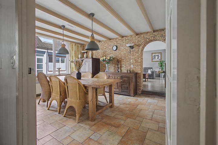 Photo 2 of Huijssenstraat 6