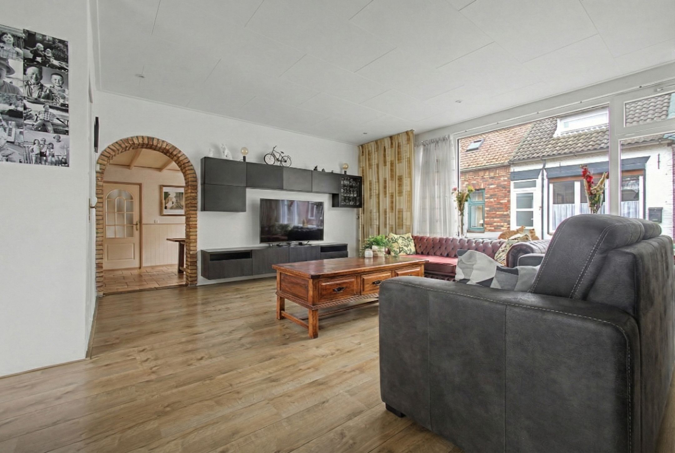 Photo 12 of Huijssenstraat 6