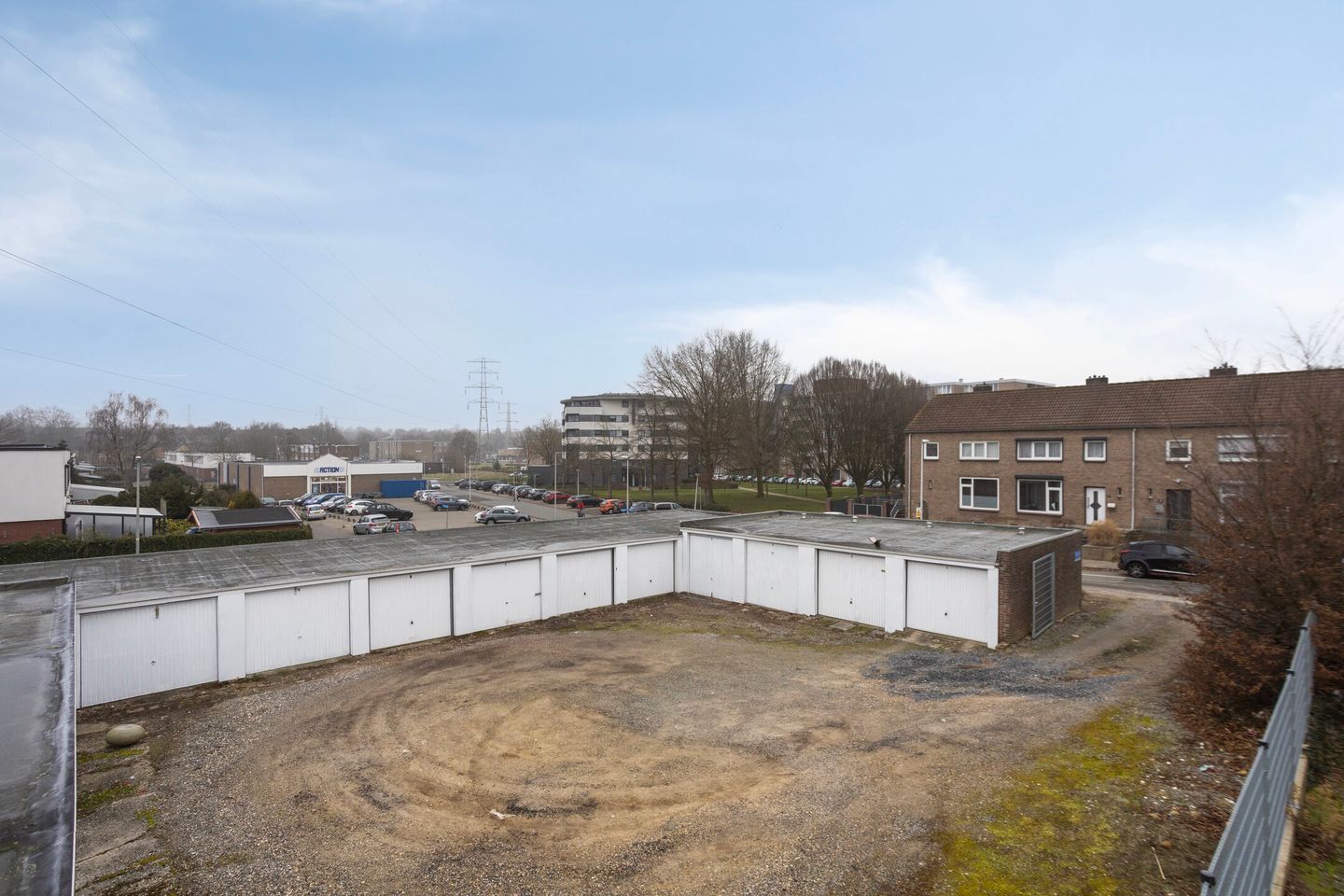 View photo 2 of Eikstraat 16