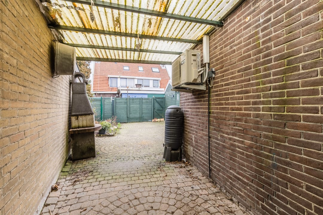 Photo 38 of Domela Nieuwenhuisstraat 30