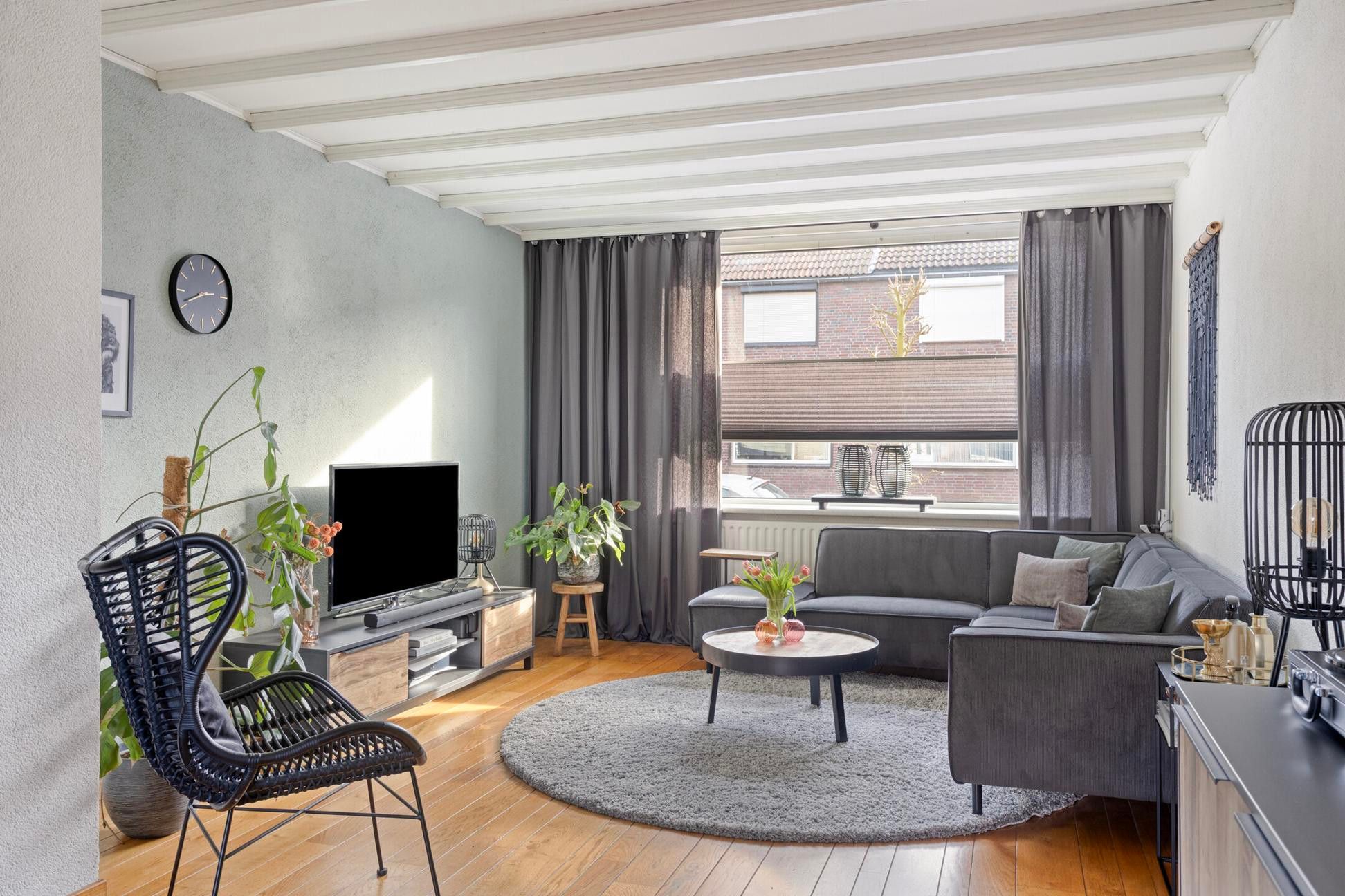 Photo 6 of Beatrixstraat 19