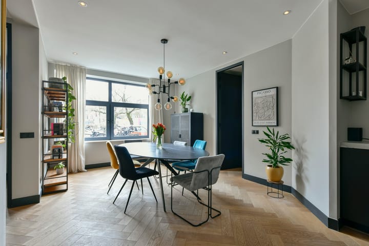 Photo 2 of Woestduinstraat 17-H