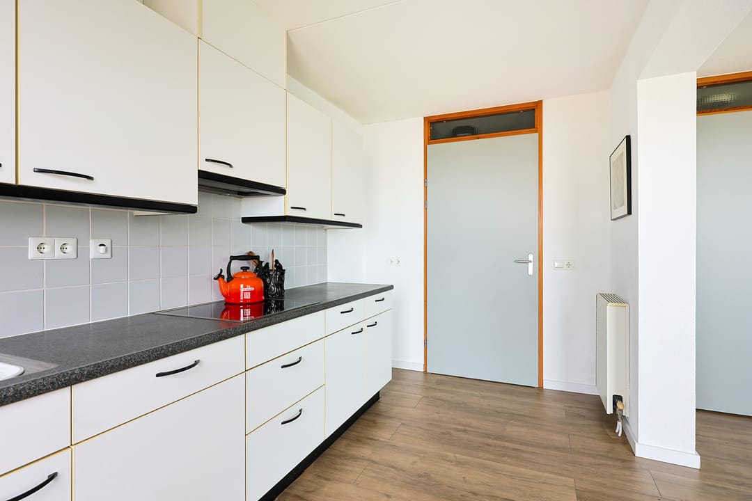 Photo 11 of Van Esveldstraat 185