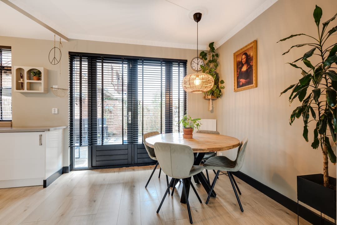 Photo 8 of De Ruyterstraat 33