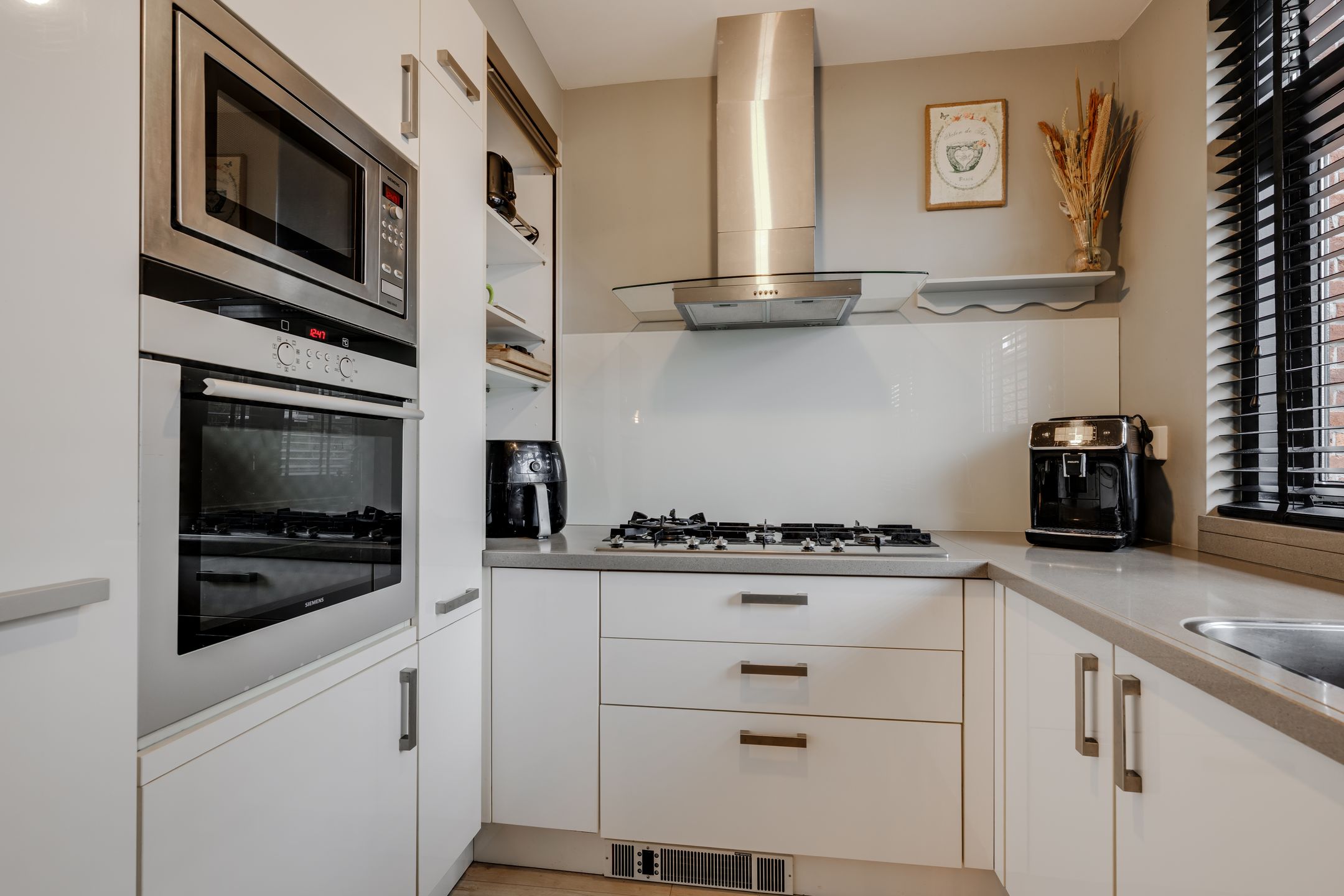 Photo 9 of De Ruyterstraat 33