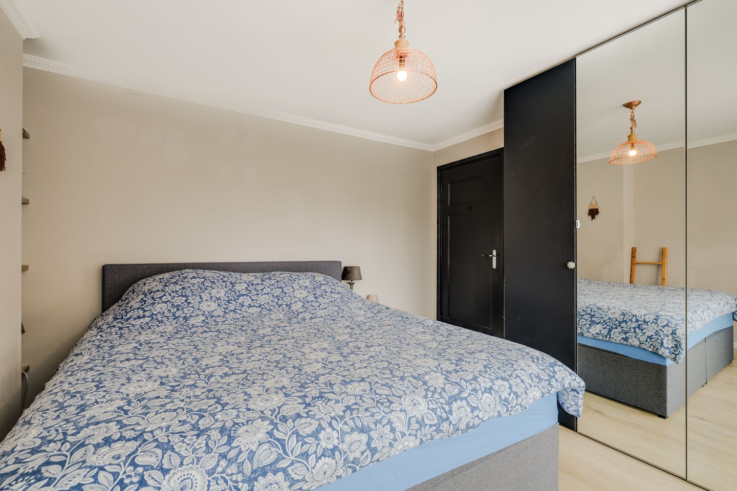 Photo 14 of De Ruyterstraat 33