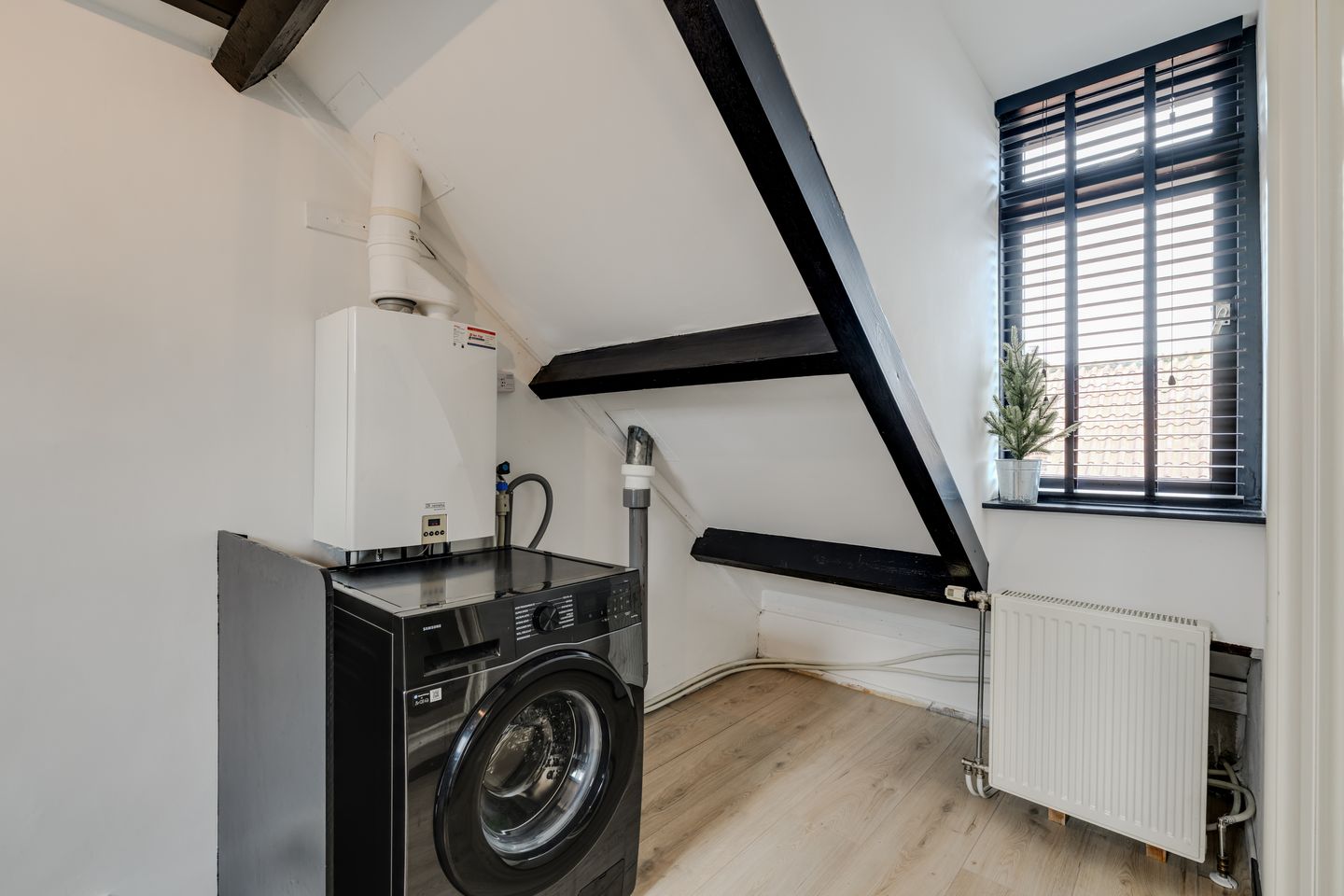 Photo 20 of De Ruyterstraat 33