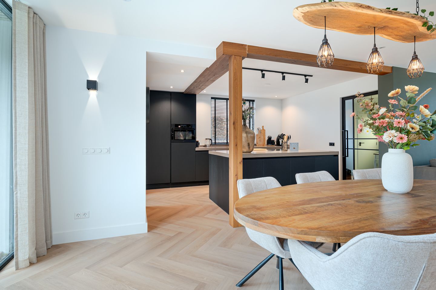 Foto 10 van Azaleastraat 44