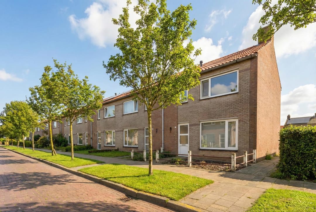 Photo 2 of Deltastraat 19