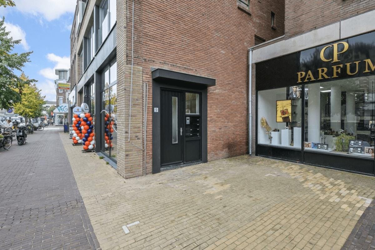 View photo 3 of Westzijde 11