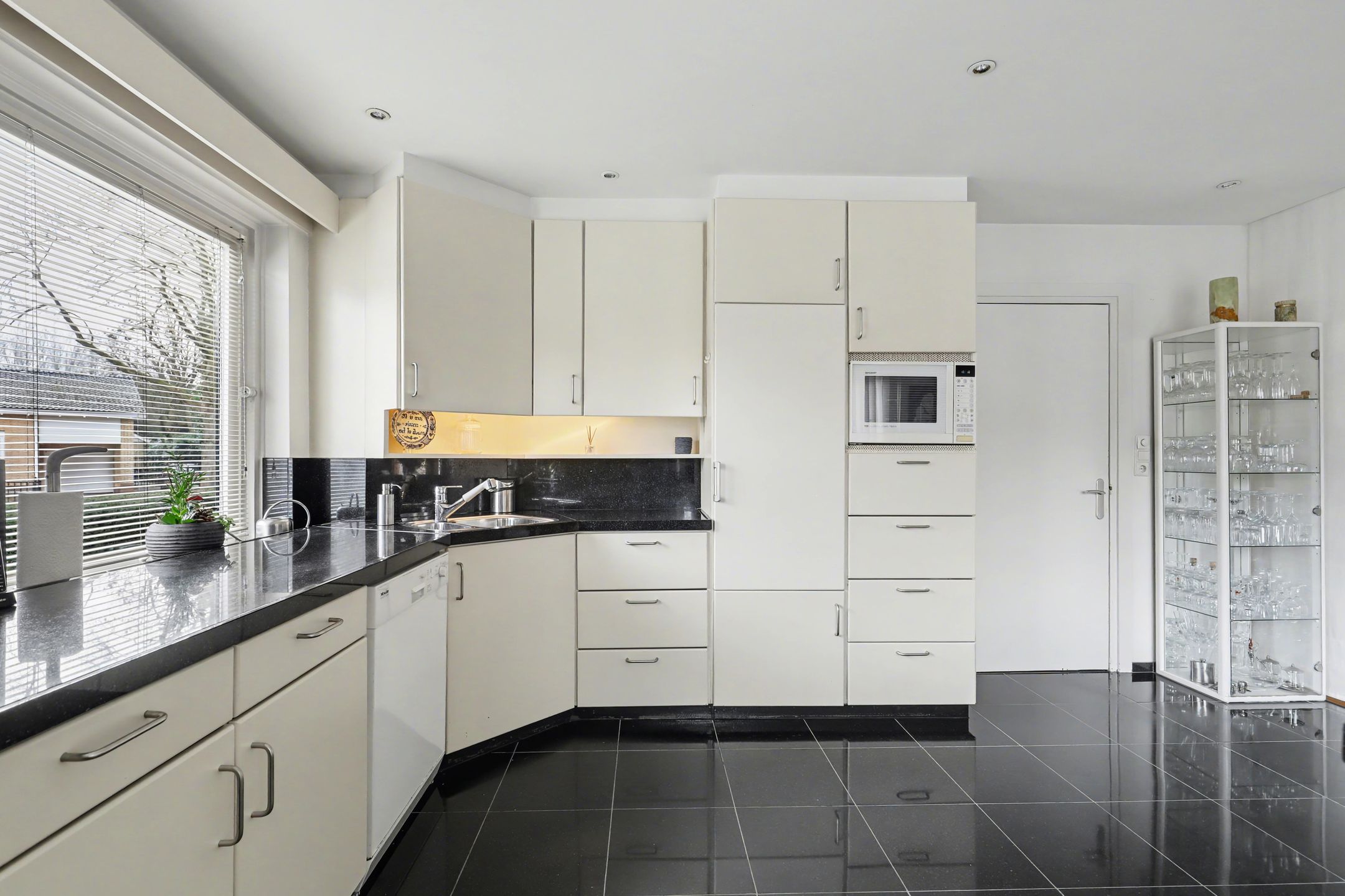 Foto 15 van Bloemenstraat 10