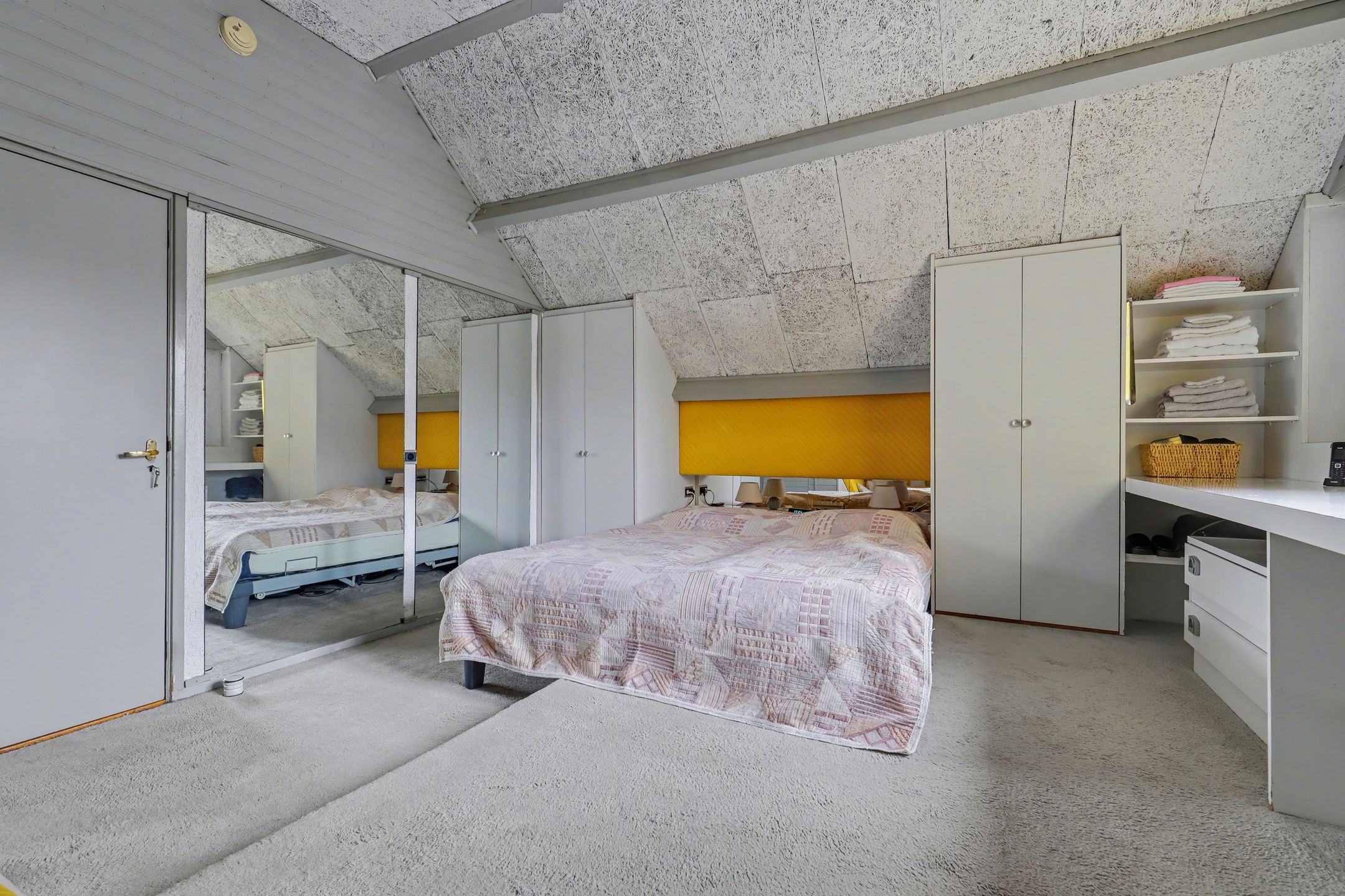 Foto 24 van Bloemenstraat 10