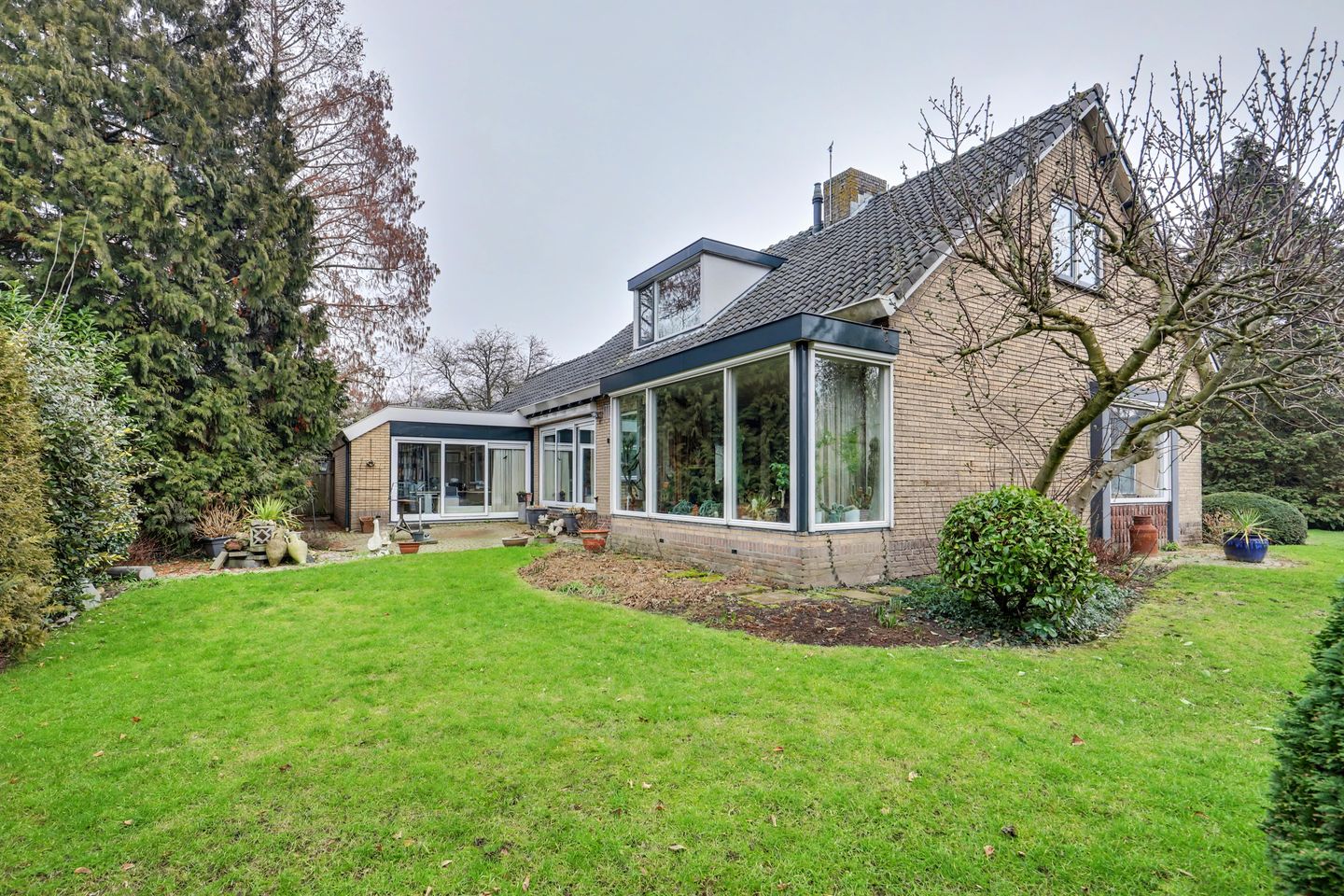 Foto 35 van Bloemenstraat 10