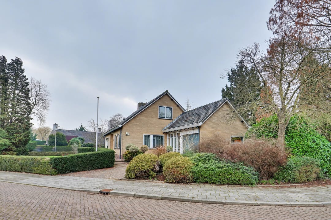 Foto 41 van Bloemenstraat 10