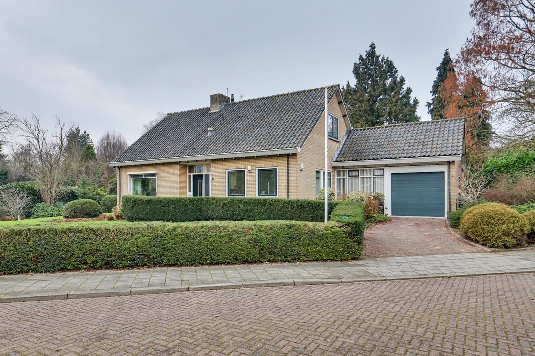 Foto 43 van Bloemenstraat 10