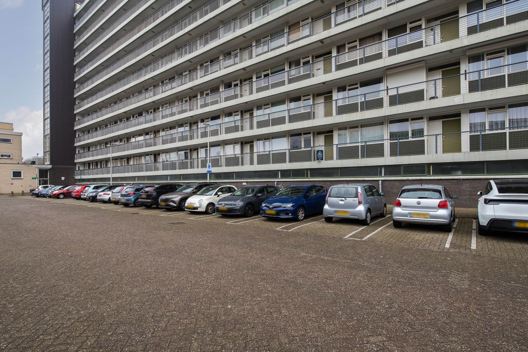 Foto 48 van Beneluxlaan 44