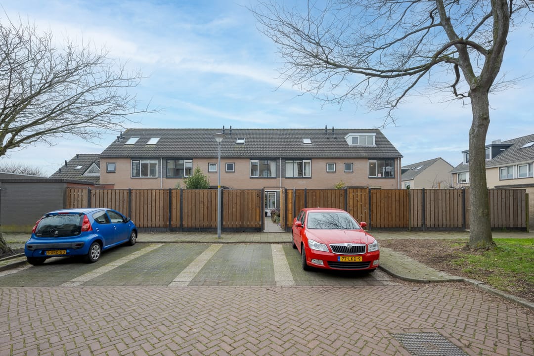 Photo 32 of Alexander Adamskistraat 5