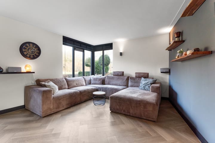 Foto 7 van Menuetstraat 13