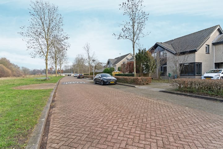 Foto 36 van Menuetstraat 13