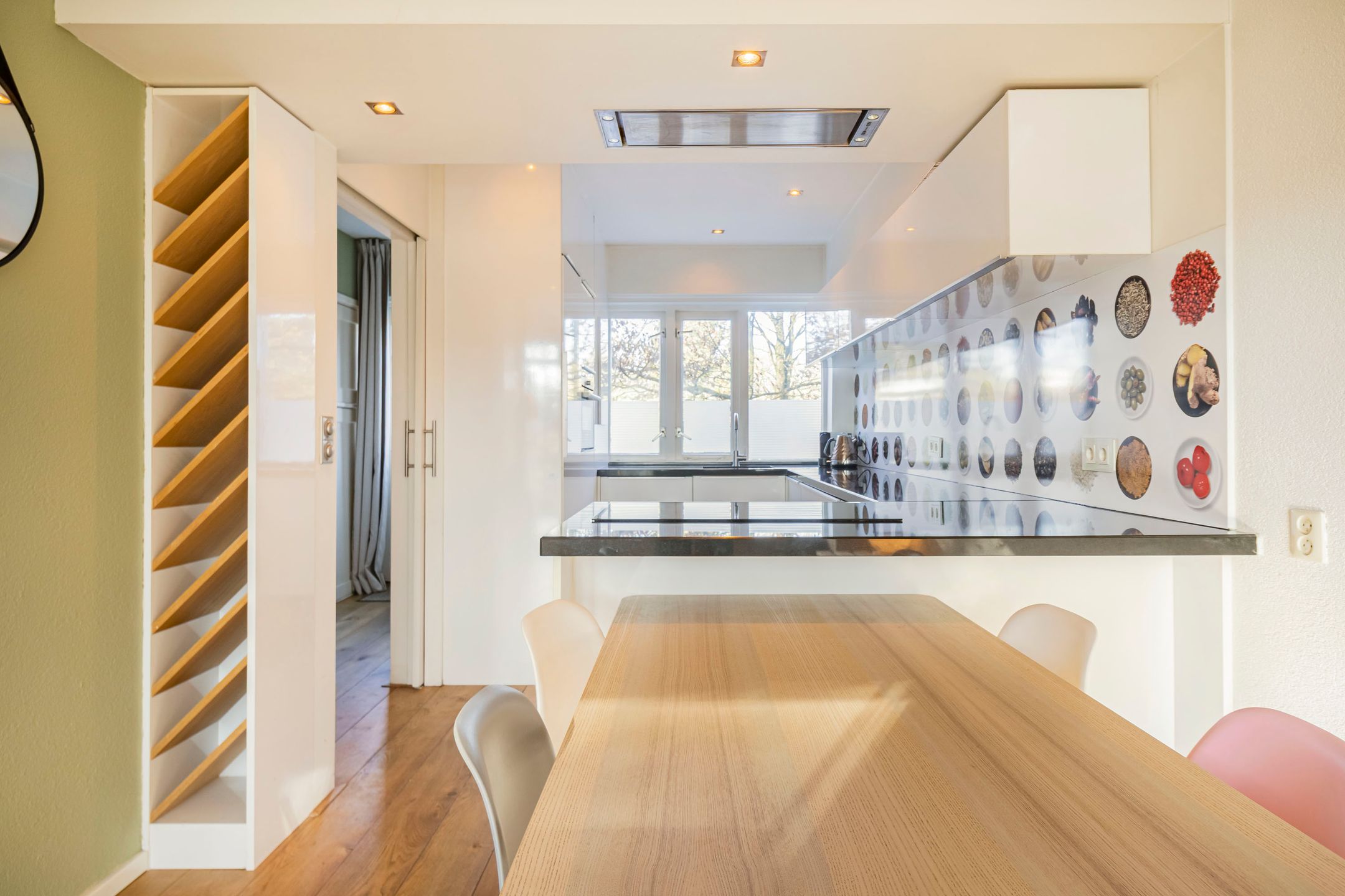 Foto 12 van van Heutszlaan 138-1