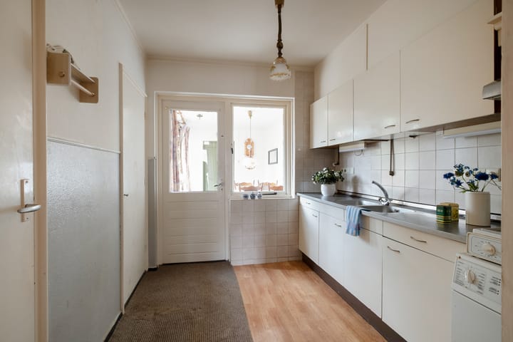 Photo 14 of Wilhelminastraat 24