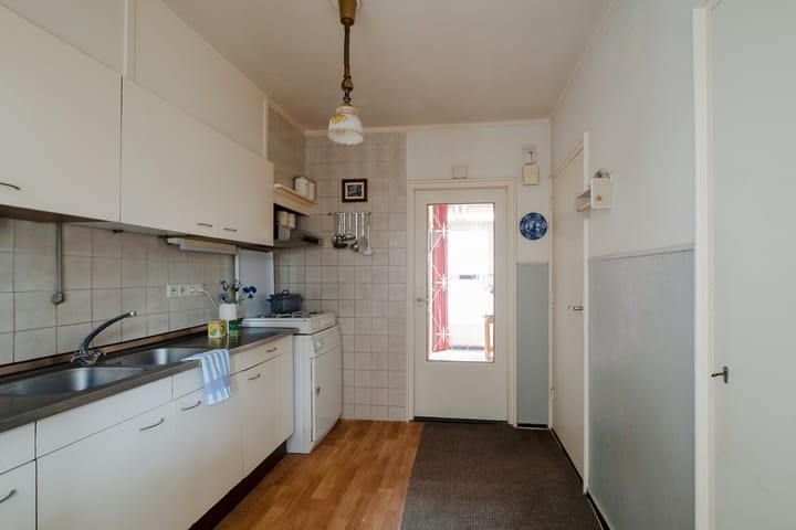 Photo 16 of Wilhelminastraat 24