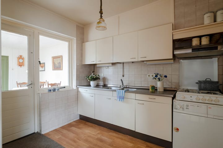 Photo 15 of Wilhelminastraat 24