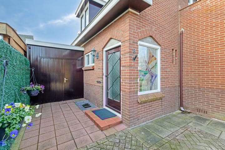 Foto 8 van Meester Lovinklaan 8