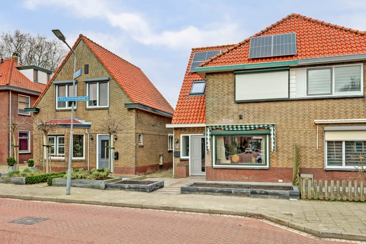 Foto 2 van Burg Elenbaasstraat 12