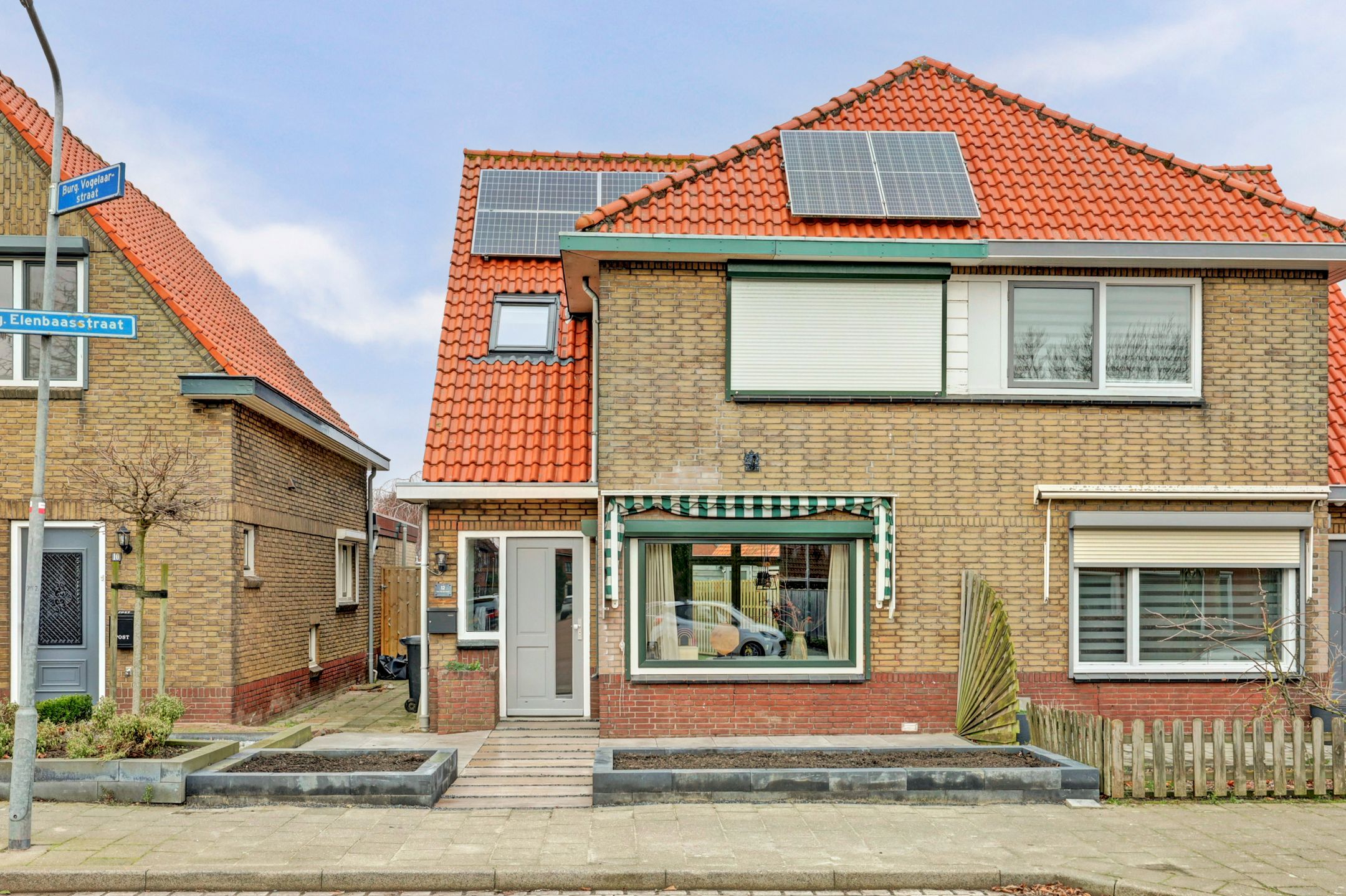 Foto 3 van Burg Elenbaasstraat 12