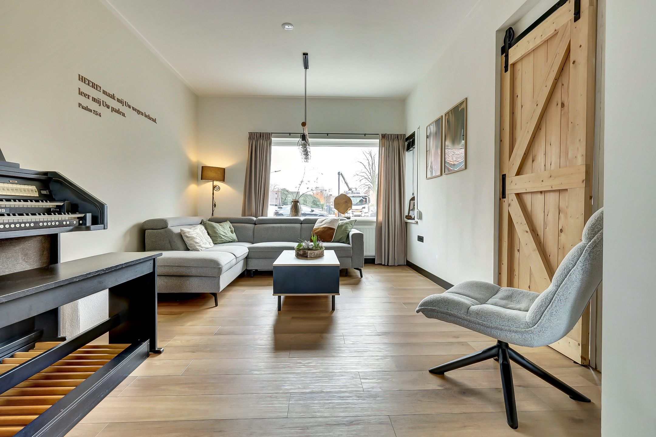 Foto 9 van Burg Elenbaasstraat 12