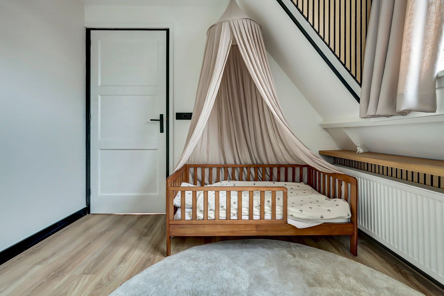 Foto 25 van Burg Elenbaasstraat 12