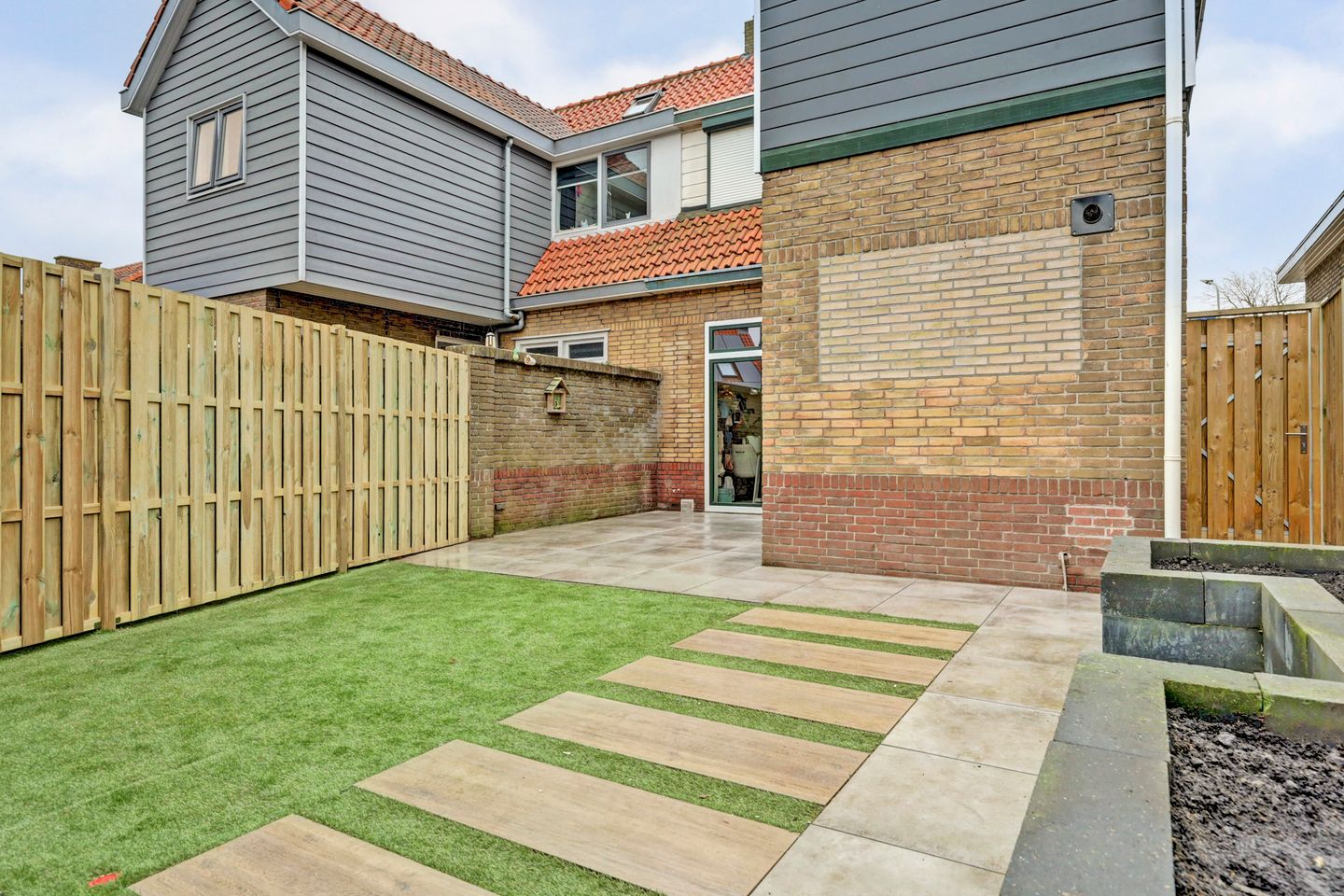 Foto 34 van Burg Elenbaasstraat 12