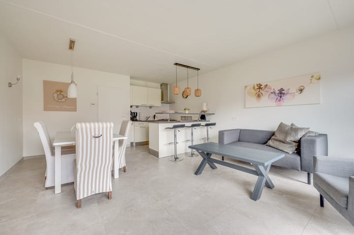 Photo 6 of Esdoornstraat 4