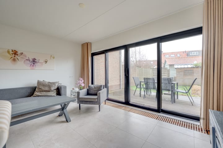 Photo 12 of Esdoornstraat 4