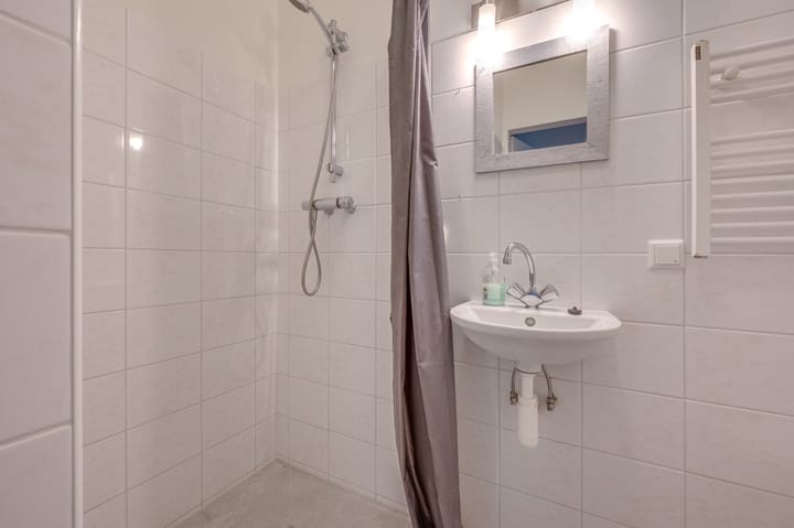 Photo 13 of Esdoornstraat 4