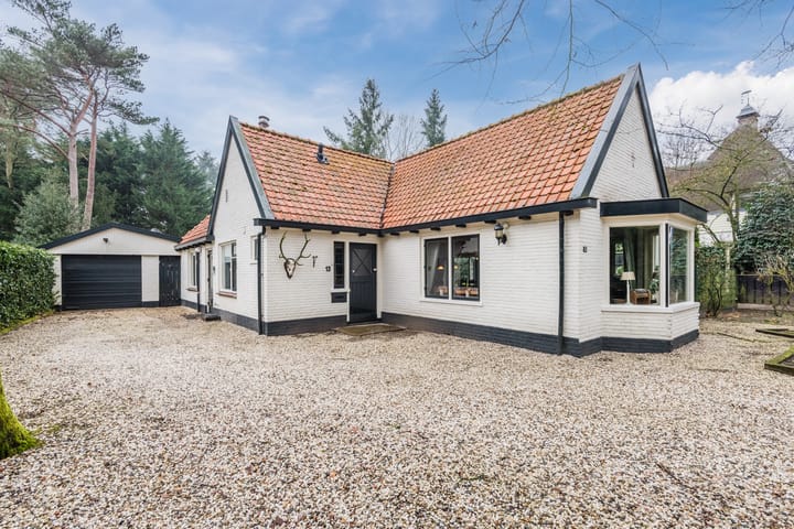 Photo 4 of Nassaulaan 13