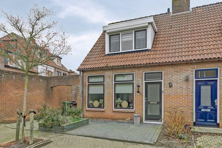 Photo 2 of Lambrechtsenstraat 3