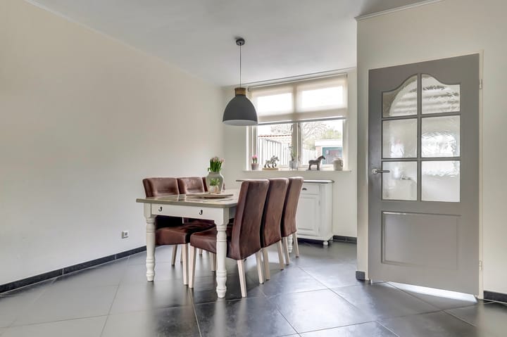 Photo 11 of Lambrechtsenstraat 3