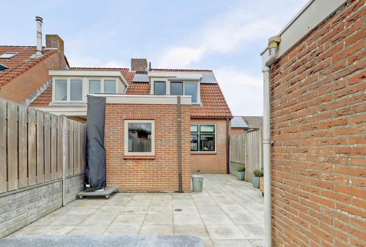 Photo 26 of Lambrechtsenstraat 3