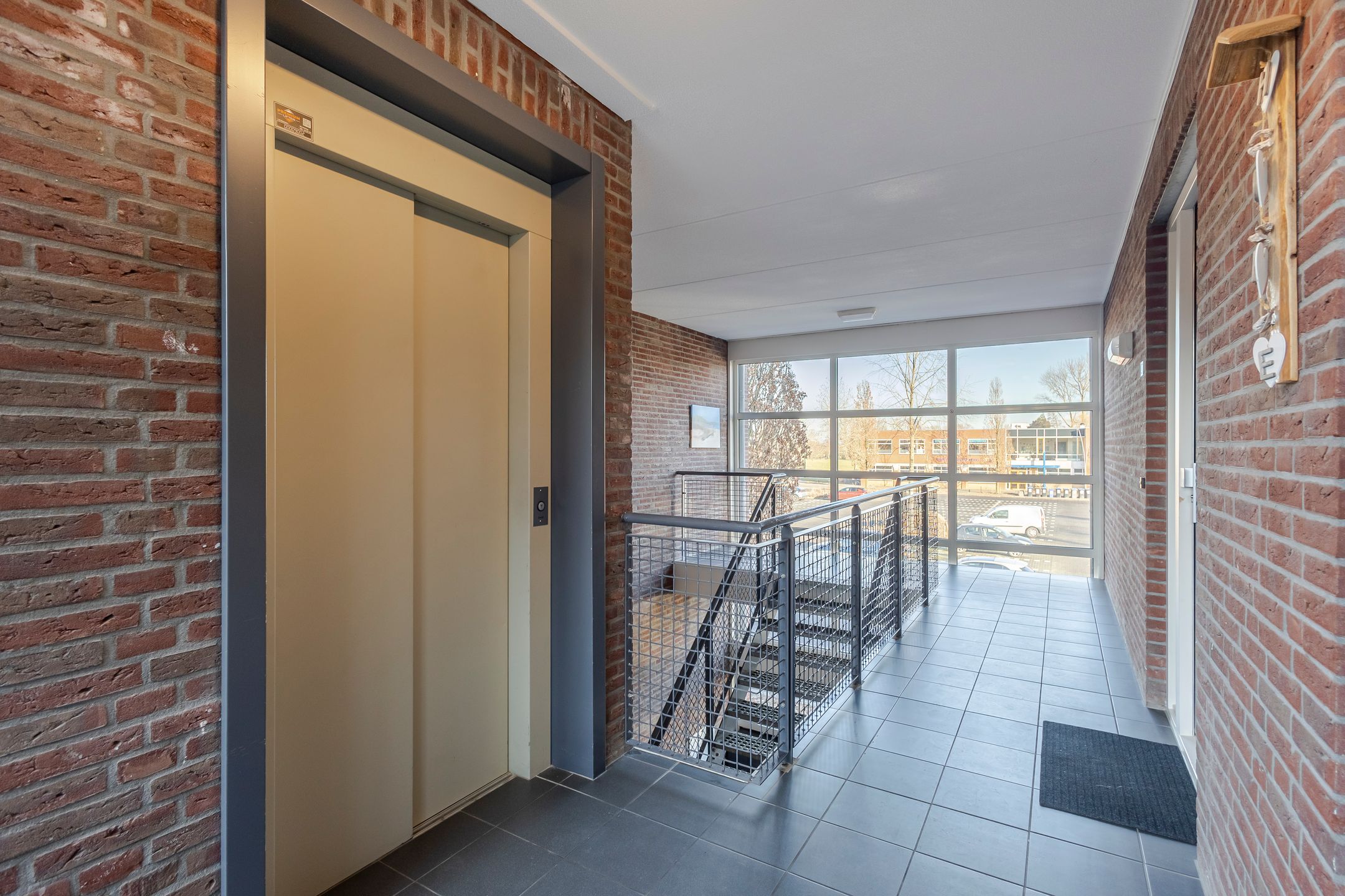 Foto 9 van Dirk IV-plein 30