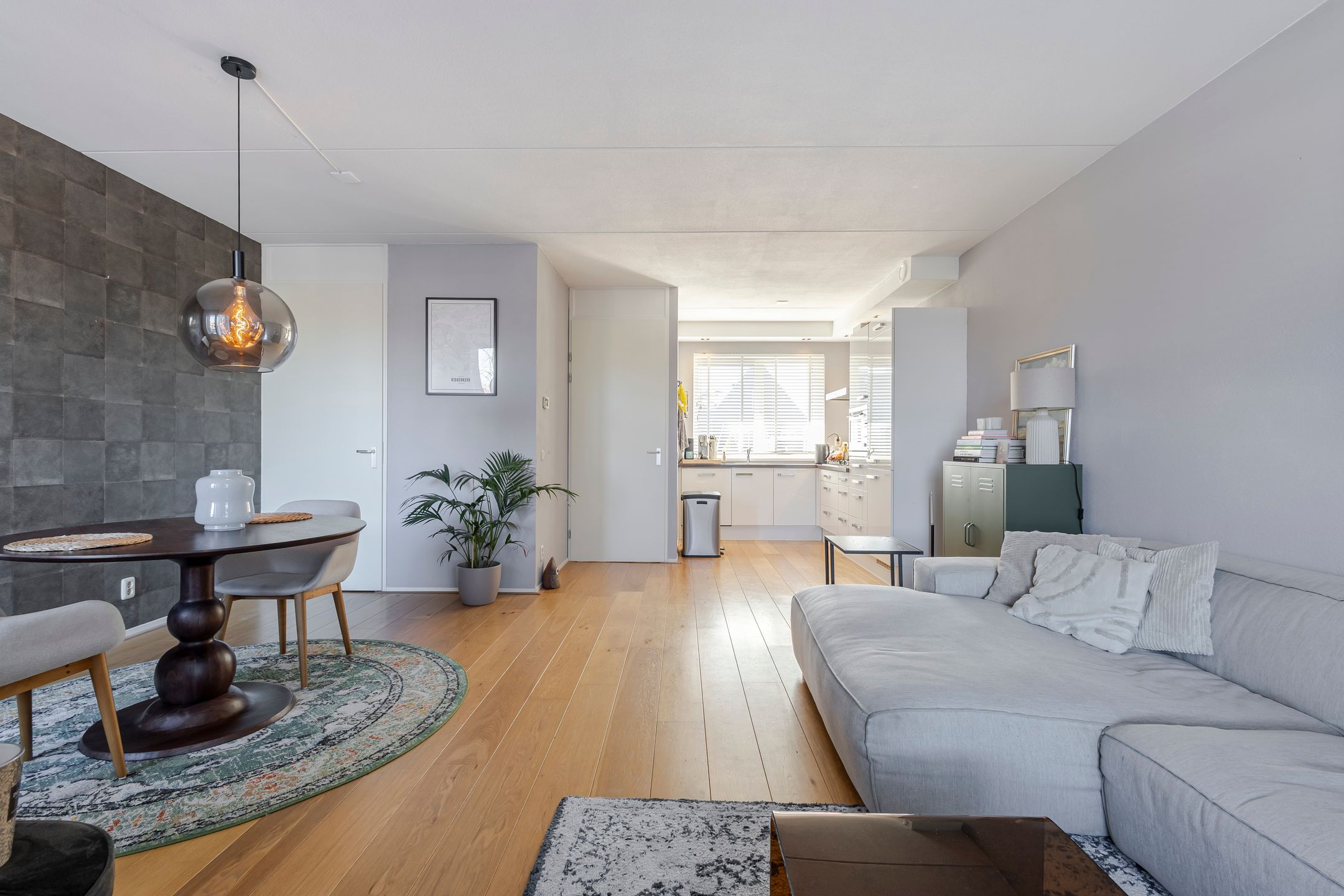 Foto 18 van Dirk IV-plein 30