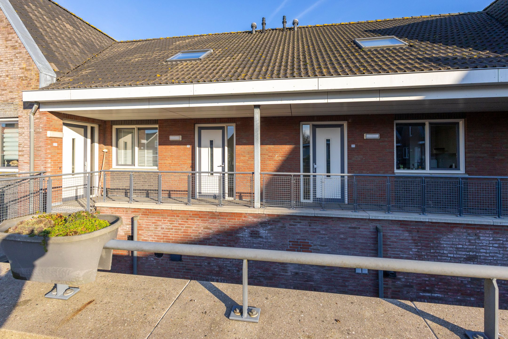 Foto 30 van Dirk IV-plein 30