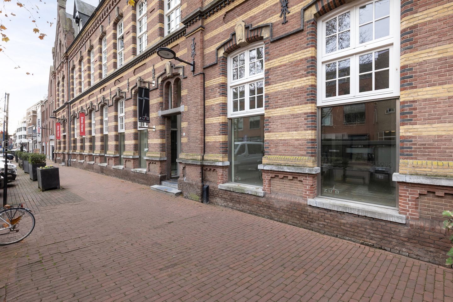 Bekijk foto 3 van Zuid Koninginnewal 49