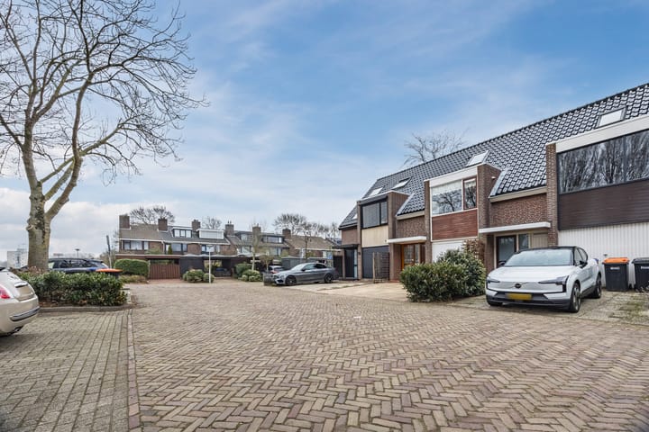 Tussenwoning te koop: Lauwers 45, Zwijndrecht