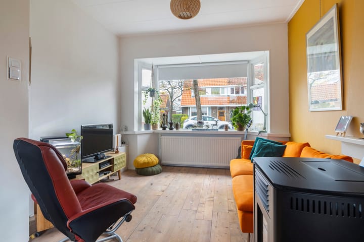 Photo 2 of Meidoornstraat 37